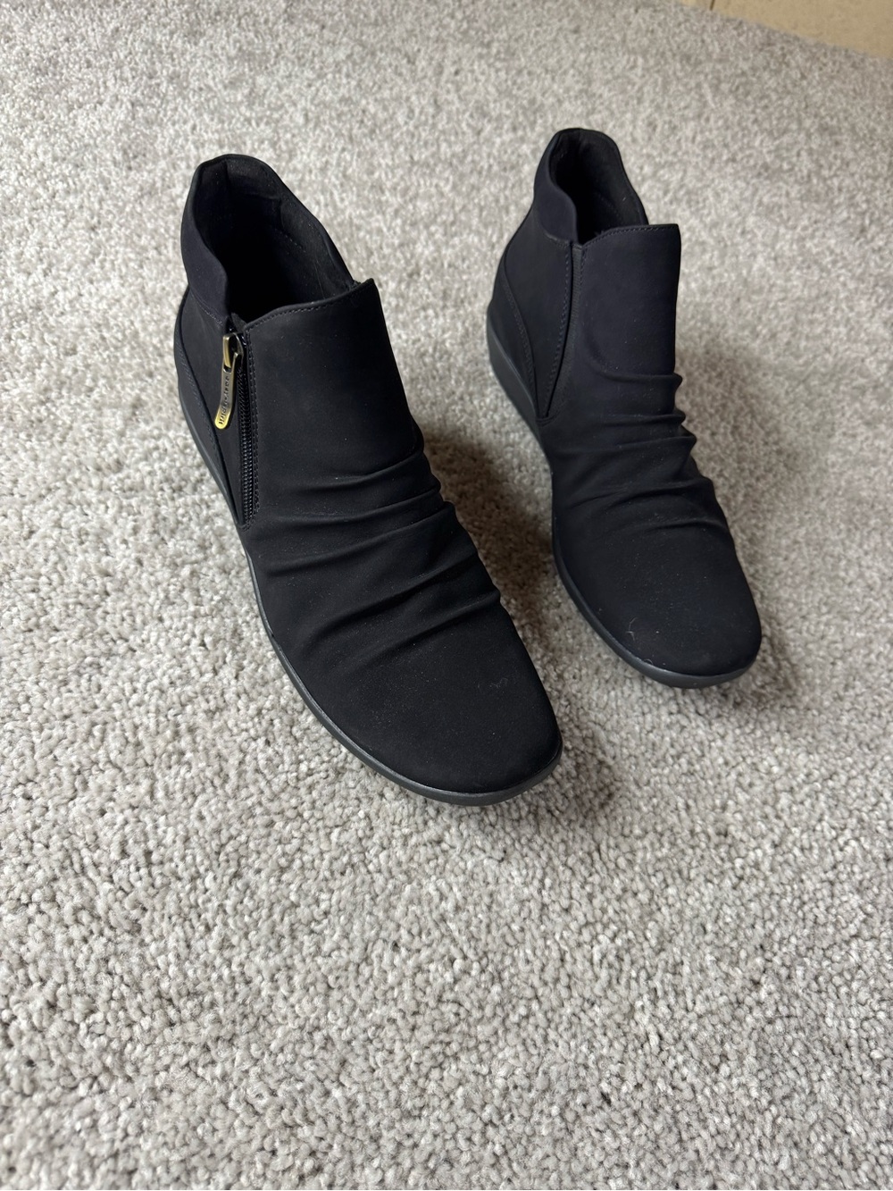 Easy Spirit Aleta Black Ruched Side Zip Ankle Booties Size 10M